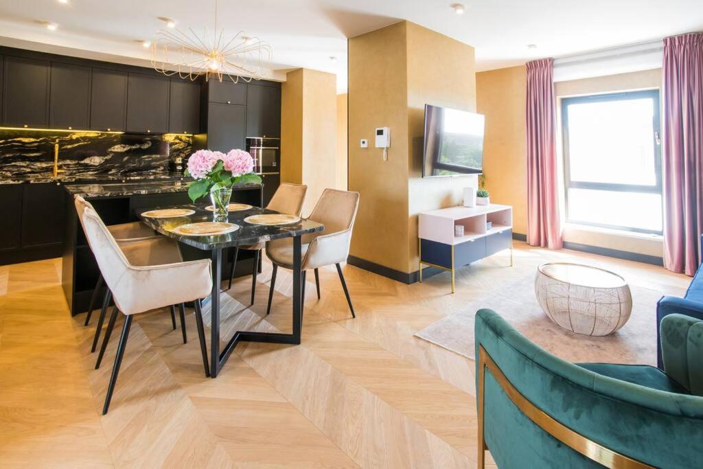 Luksusowy Penthouse Z Jacuzzi I Widokiem Na Morze Apartment กดิเนีย ภายนอก รูปภาพ